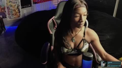 NIVIA WOLFE online show from December 3, 2:47 am