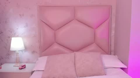 Snapshot of noa_butterfly chatting on February 28, 11:47 am ambarsulliva online show from February 28, 11:47 am