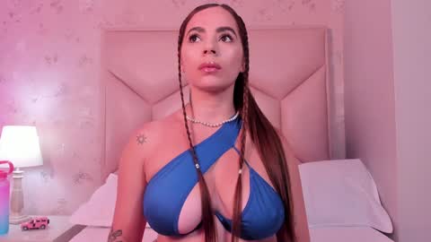 Snapshot of noa_butterfly chatting on February 5, 11:44 am ambarsulliva online show from February 5, 11:44 am