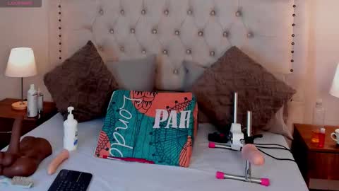 NATHALIA MORENO online show from November 3, 12:42 pm