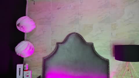 Zoe  online show from April 29, 3:32 am