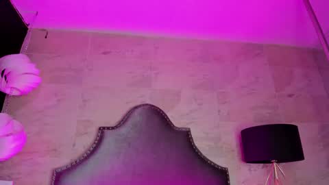 Zoe  online show from May 13, 3:23 am