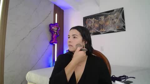 Noah  online show from October 30, 7:59 pm