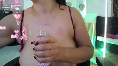 Noah  online show from February 19, 9:02 pm