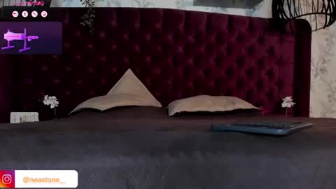 Noa Stone online show from July 28, 5:05 am