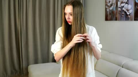 Emmy online show from April 4, 8:40 pm