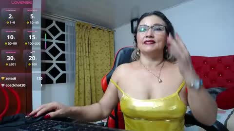 noelia_milfs online show from May 21, 2:09 am