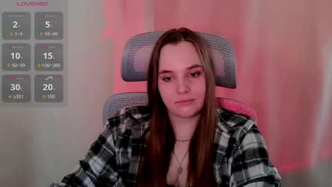noir_ember_ online show from May 22, 4:16 pm