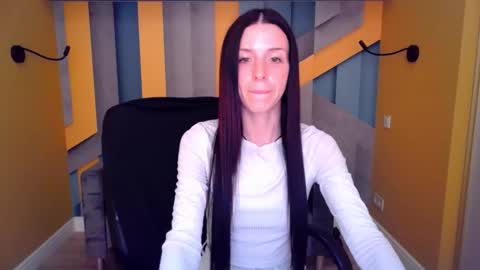 NoirDiva online show from May 9, 12:07 pm