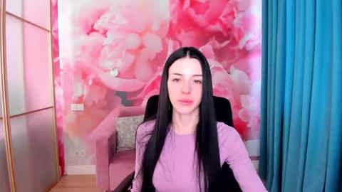 NoirDiva online show from March 25, 6:49 am