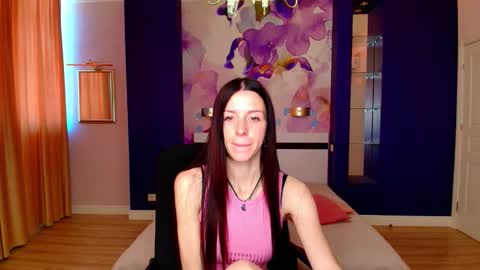 NoirDiva online show from May 7, 6:06 am