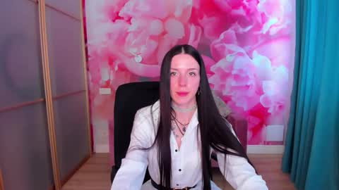 NoirDiva online show from May 2, 12:08 pm
