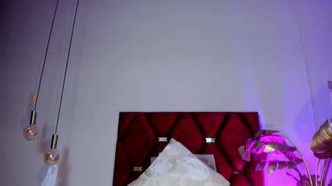 Nora Da Silva online show from December 18, 10:03 pm