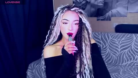 NoraSun online show from December 23, 8:29 am