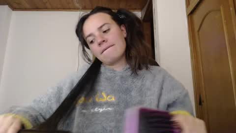 noreen_ online show from May 17, 11:37 pm