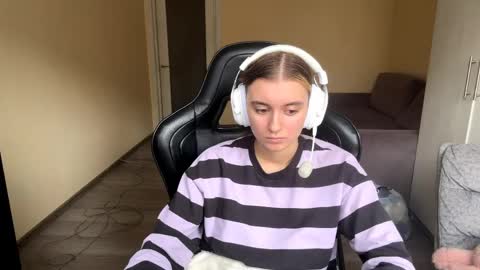 Elena online show from May 14, 9:37 am
