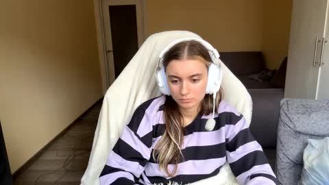 Elena online show from May 12, 9:17 am