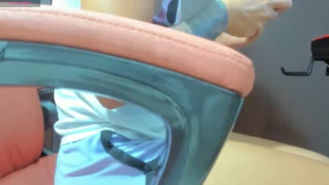 Snapshot of novacy_swtt18 chatting on October 2, 10:42 am Novacy online show from October 2, 10:42 am