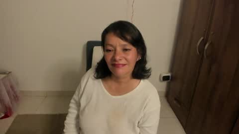 nuit_rose online show from May 24, 2:32 am