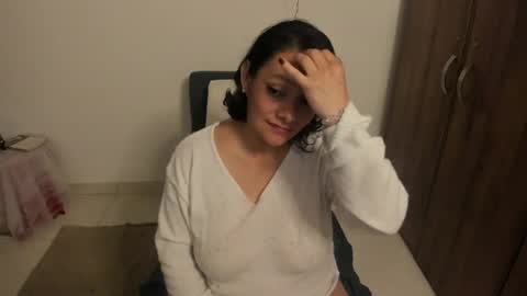 nuit_rose online show from May 8, 2:48 am