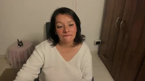 nuit_rose online show from May 13, 1:44 am
