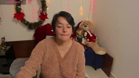 nuit_rose online show from January 4, 1:21 am