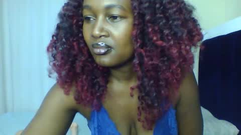 nutgal online show from December 17, 8:18 am