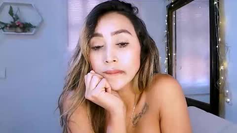 Nycole online show from October 7, 6:34 pm