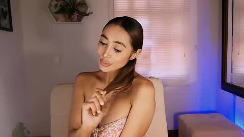 Nycole online show from March 26, 7:04 pm