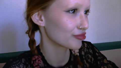 nyra_thira online show from May 5, 1:58 pm