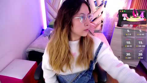 Alex   .    online show from May 19, 3:13 am