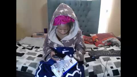 obsessedmimi online show from May 8, 7:11 am