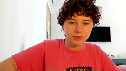 Evie online show from February 20, 6:19 am