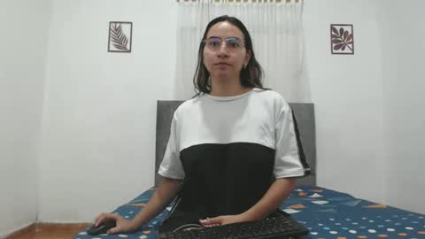 Val online show from March 31, 9:59 pm