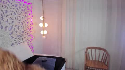 Ana  online show from October 27, 11:28 am