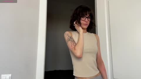 Thea online show from May 25, 4:44 am