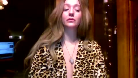 Snapshot of officialblueluna chatting on January 15, 3:11 am Luna online show from January 15, 3:11 am