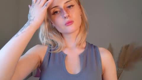 Lily online show from May 12, 4:13 pm