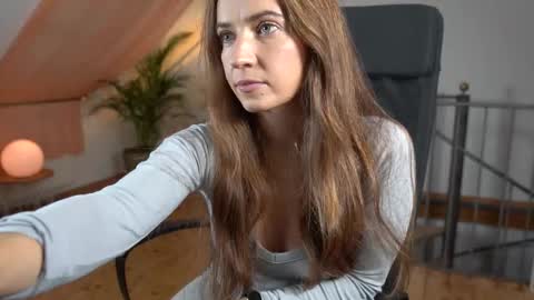 Lola online show from November 25, 5:37 pm