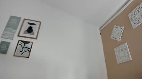 ohanna_ online show from March 5, 7:50 pm