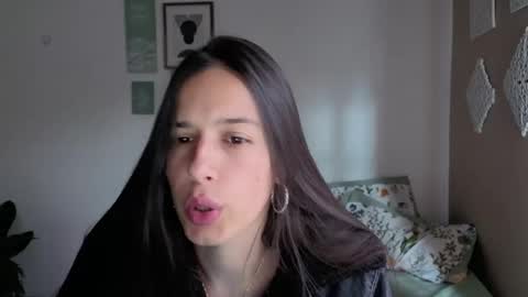 ohanna_ online show from May 12, 8:37 pm