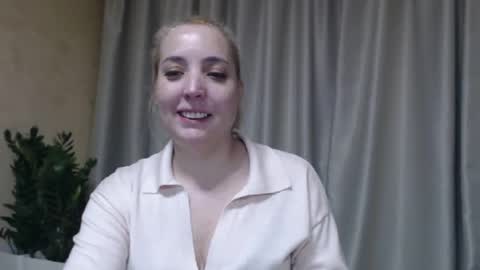 Mari online show from May 6, 4:11 pm