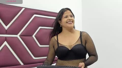 Snapshot of olaia_ chatting on February 15, 7:06 pm Olaia online show from February 15, 7:06 pm