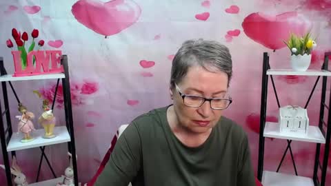OlgaLuck online show from May 11, 5:31 am