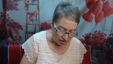 OlgaLuck online show from May 7, 6:17 am