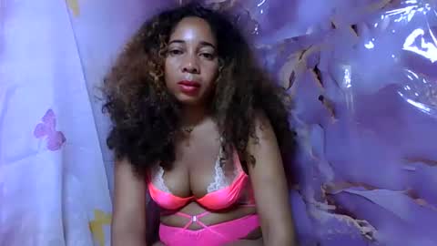 olinaa online show from June 8, 1:28 am