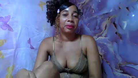 olinaa online show from June 5, 2:45 pm