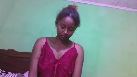 olinah610 online show from October 24, 9:22 pm