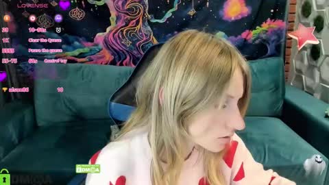 Snapshot of olisa_fox chatting on September 25, 8:17 pm Olisa fox online show from September 25, 8:17 pm