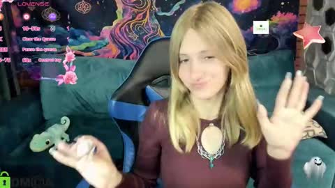 Snapshot of olisa_fox chatting on September 17, 7:45 pm Olisa fox online show from September 17, 7:45 pm